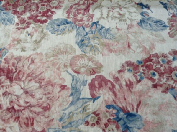 Chambord Vintage Faded Chintz Floral Linen - ROUGE - Image 3